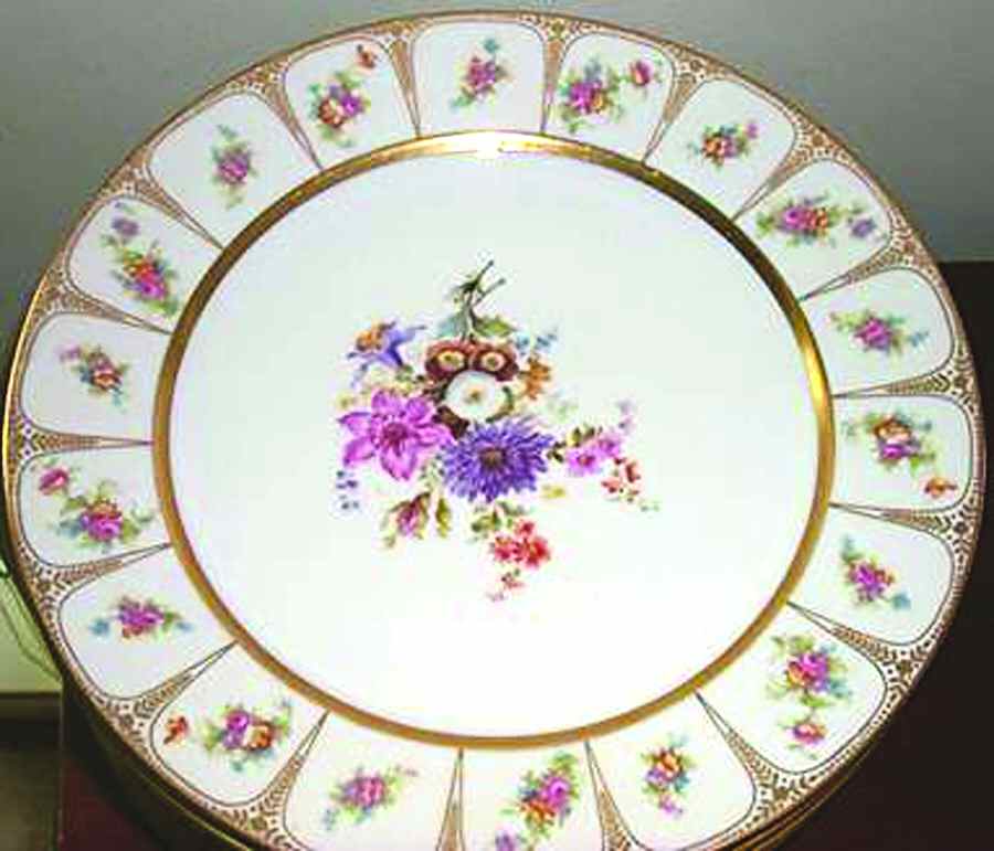 GUE63 Dinner Plate by WM Guerin-1