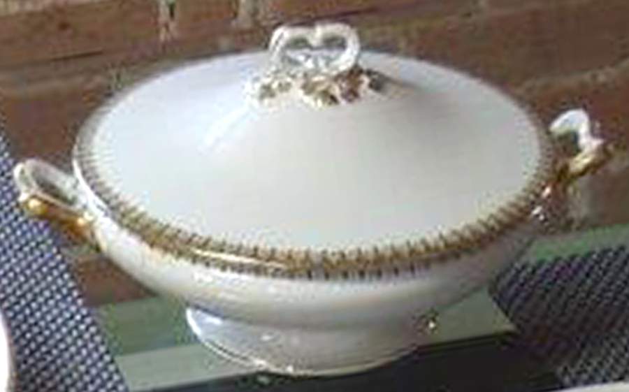 GUE76 Round Covered Vegetable by WM Guerin-1