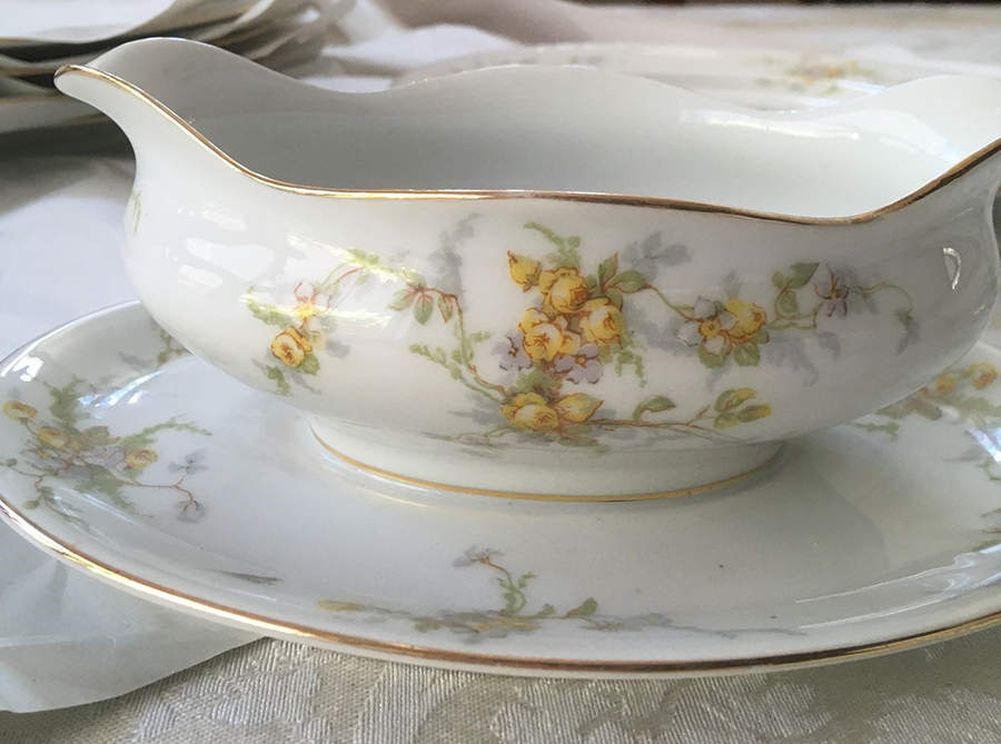 GUE87 Gravy Boat with Attached Underplate by WM Guerin-1