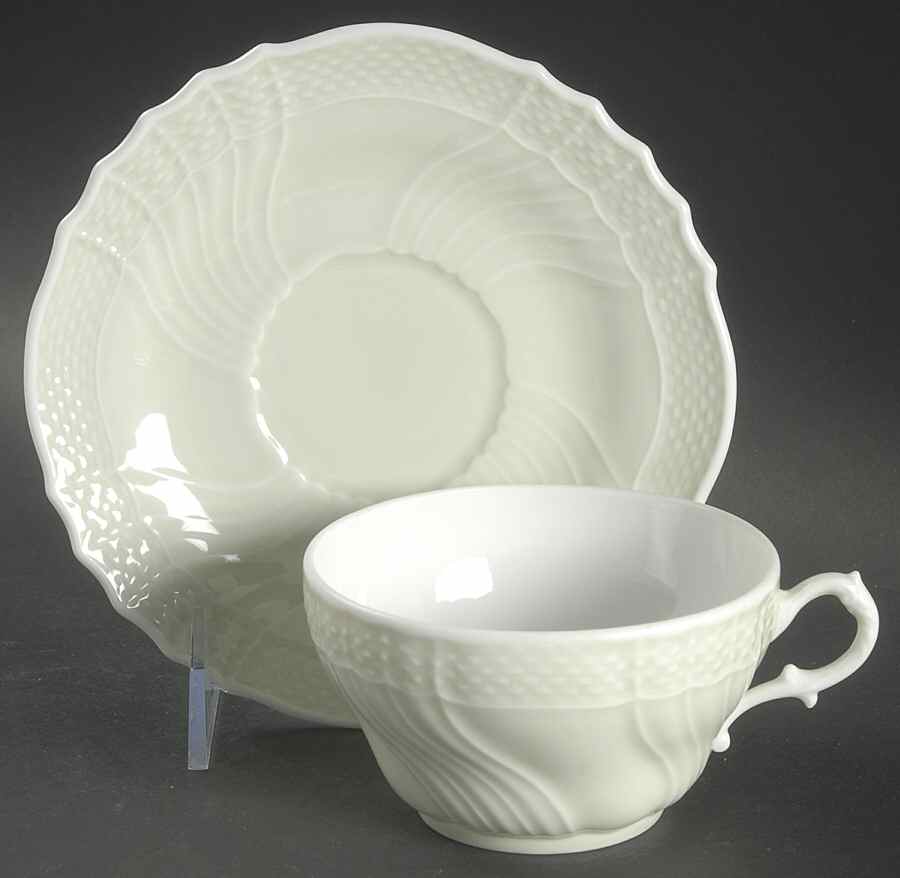 GIN47 Flat Cup & Saucer Set by Ginori 1735-1