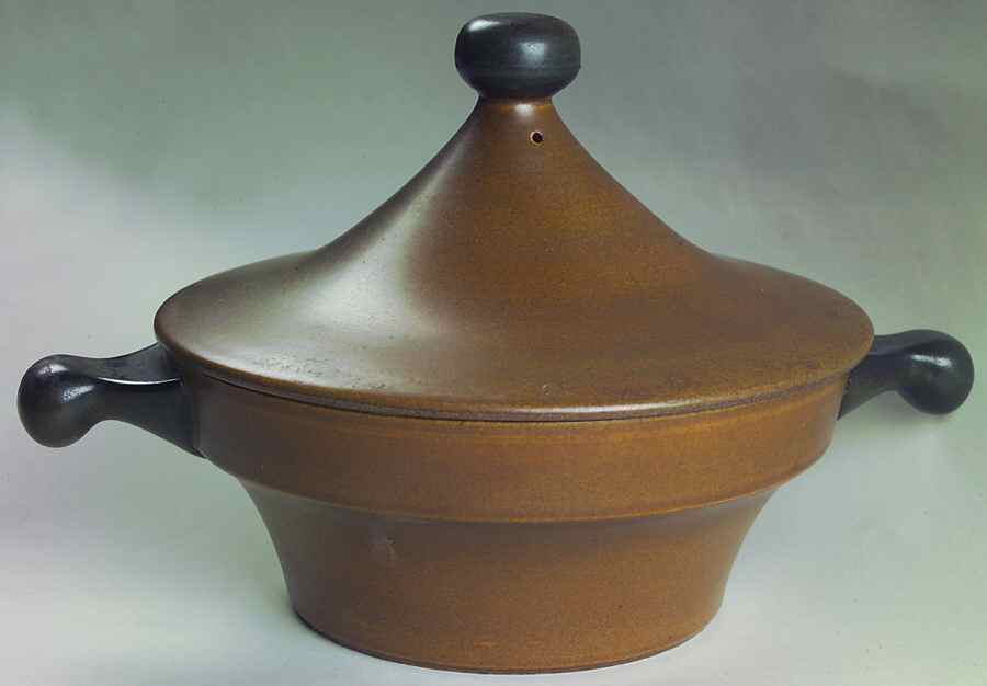 Schwarzwald 1.75 Qt Round Covered Casserole by Goebel-1