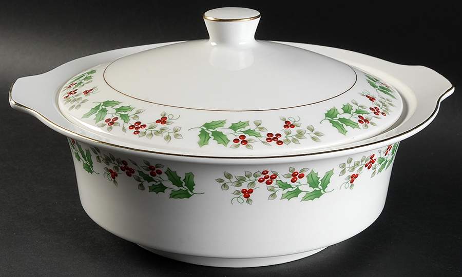 Christmas Charm-Delight-Holiday-Harmony 1.75 Qt Round Covered Casserole by Gibson Designs-1