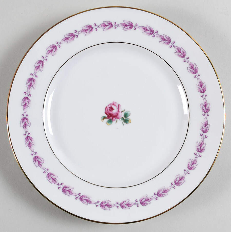 Camelia Luncheon Plate by Ginori 1735-1