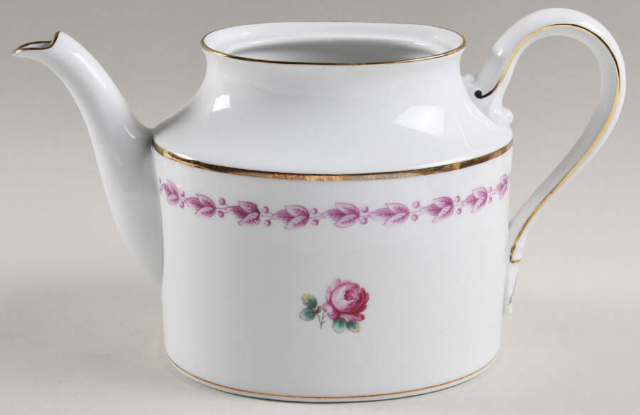 Camelia Teapot No Lid by Ginori 1735-1