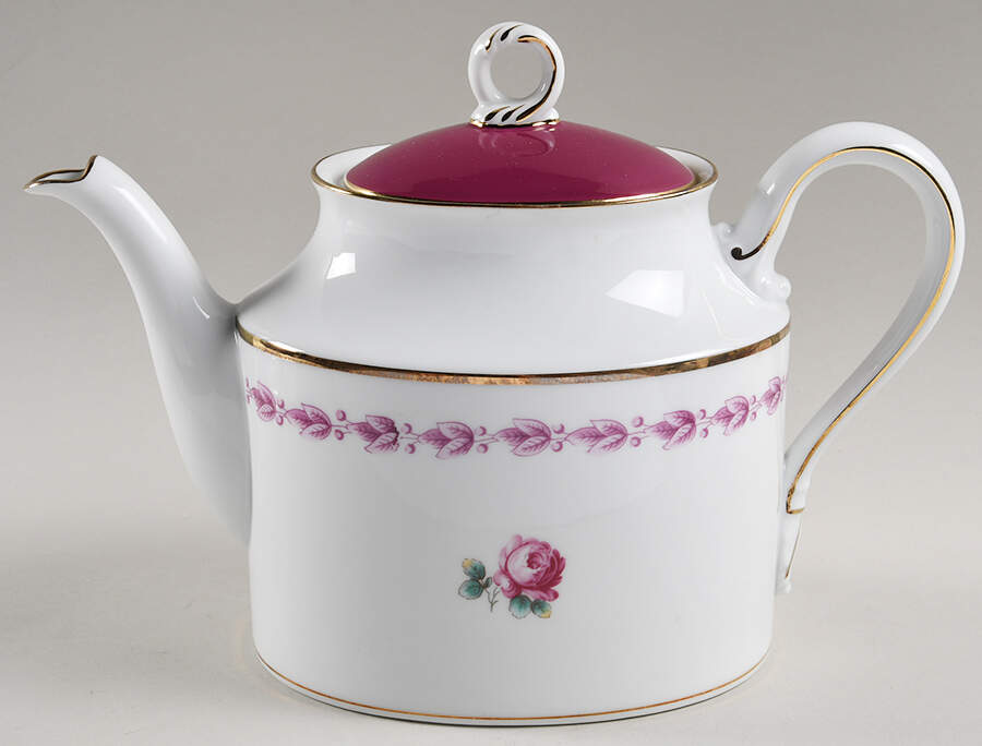 Camelia Teapot & Lid by Ginori 1735-1