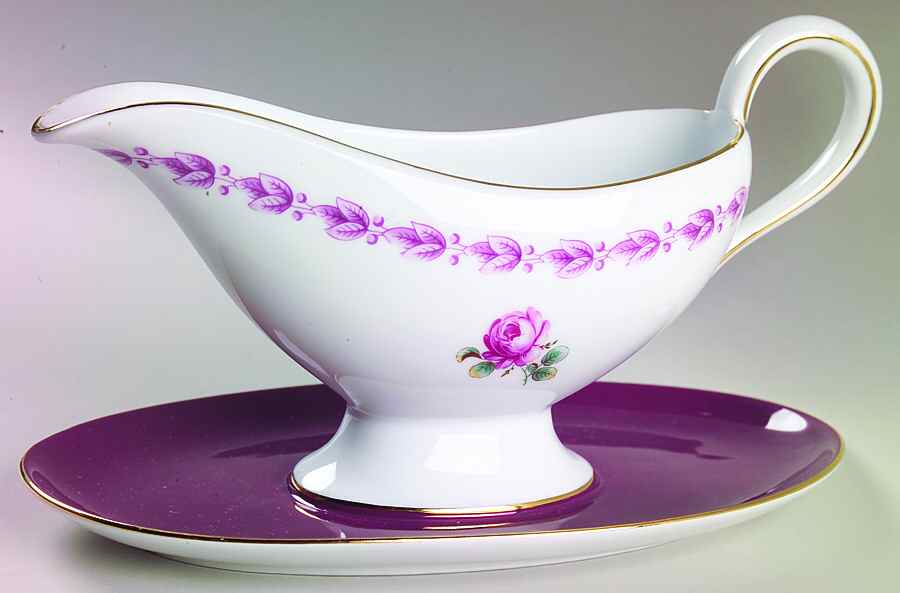 Camelia Gravy Boat with Attached Underplate by Ginori 1735-1