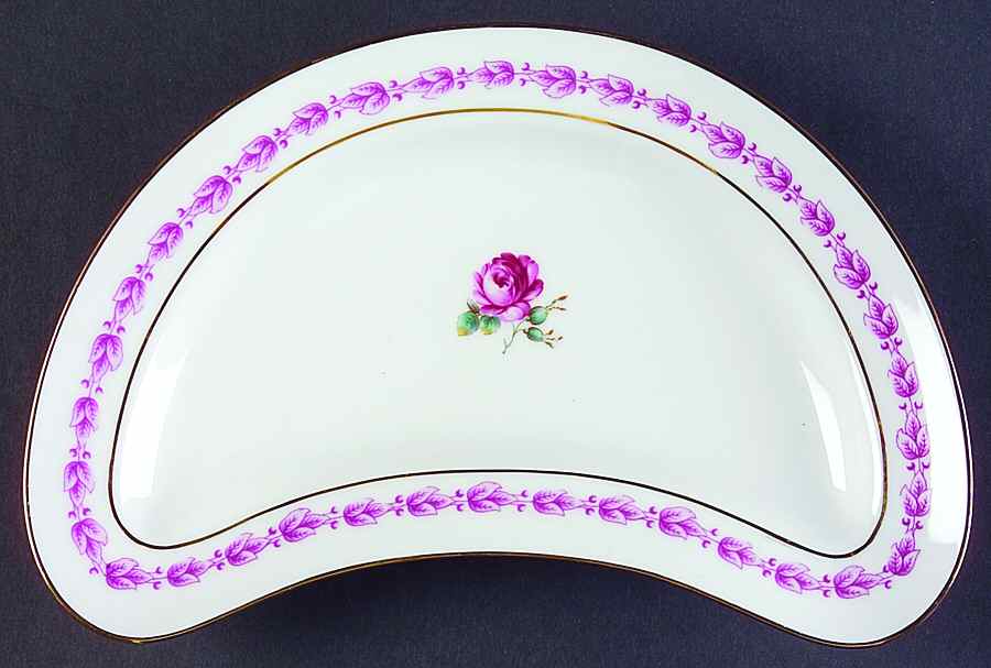 Camelia Crescent Salad Plate by Ginori 1735-1