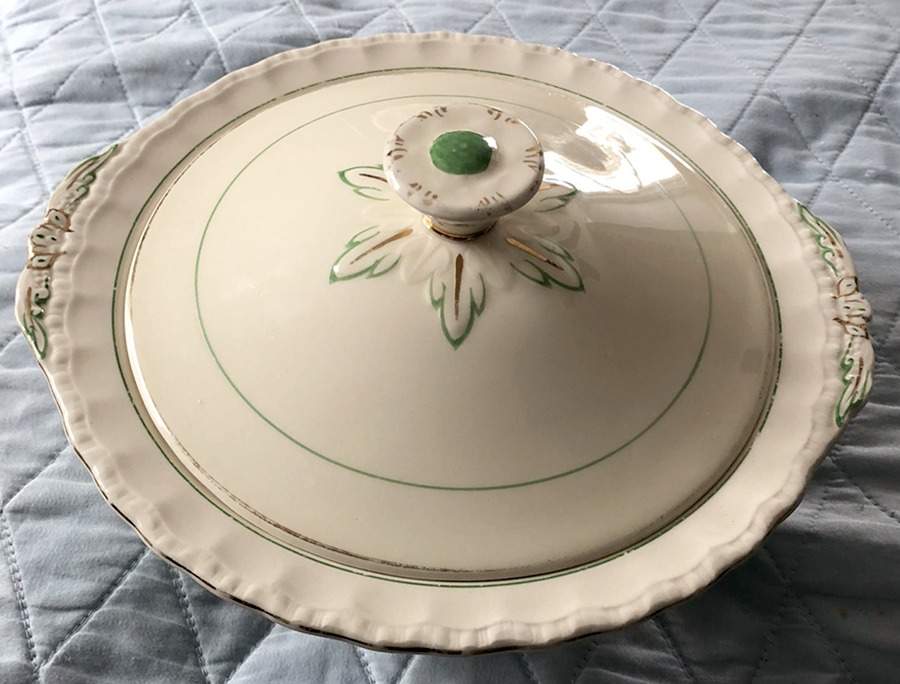 GRI93 Round Covered Vegetable by Grindley-1