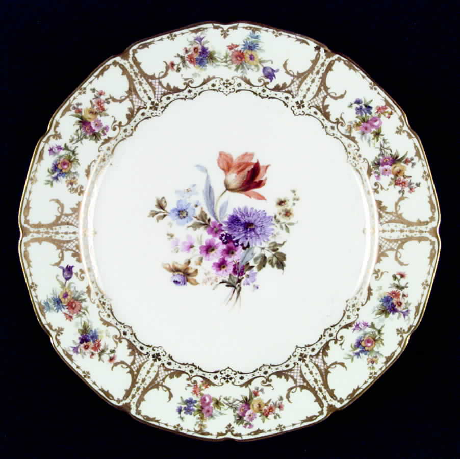 GUE200 Dinner Plate by WM Guerin-1