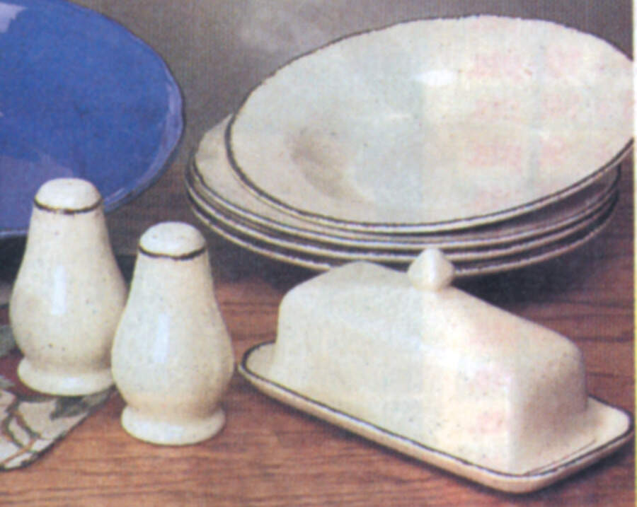 Colonial Classic Vanilla Salt & Pepper Set by Grindley-1