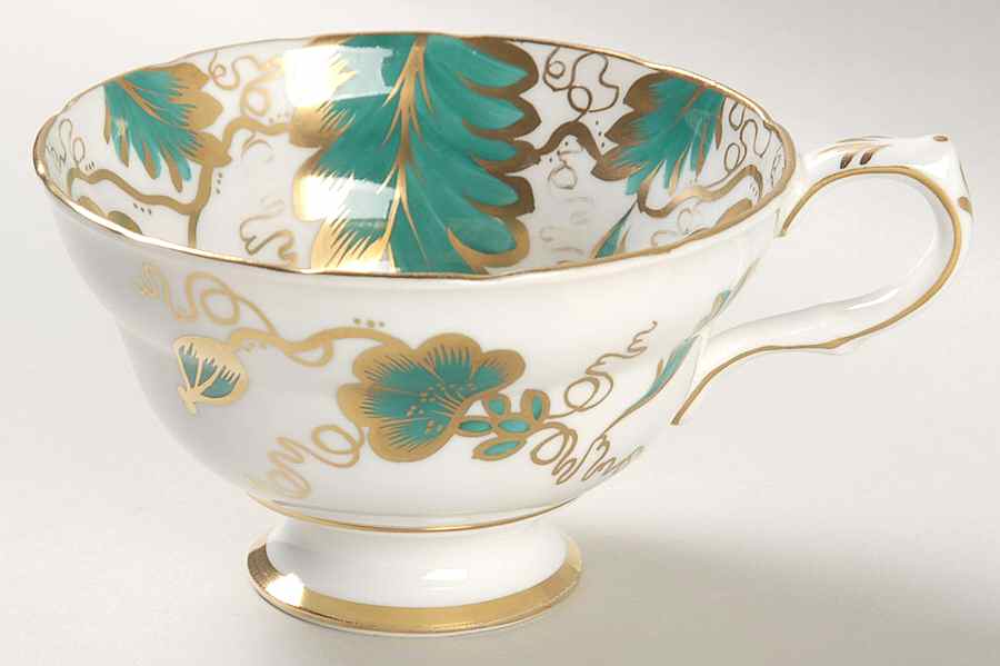 Dalkeith Footed Cup by Grosvenor-1
