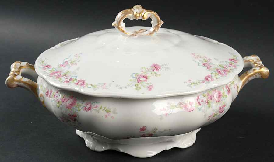 GUE222 Round Covered Vegetable by WM Guerin-1