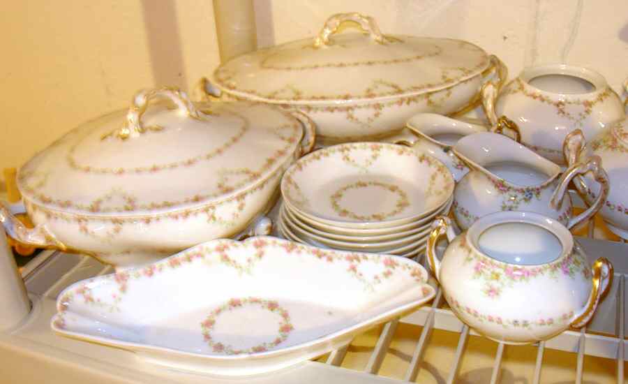 GUE243 Sugar Bowl No Lid by WM Guerin-1