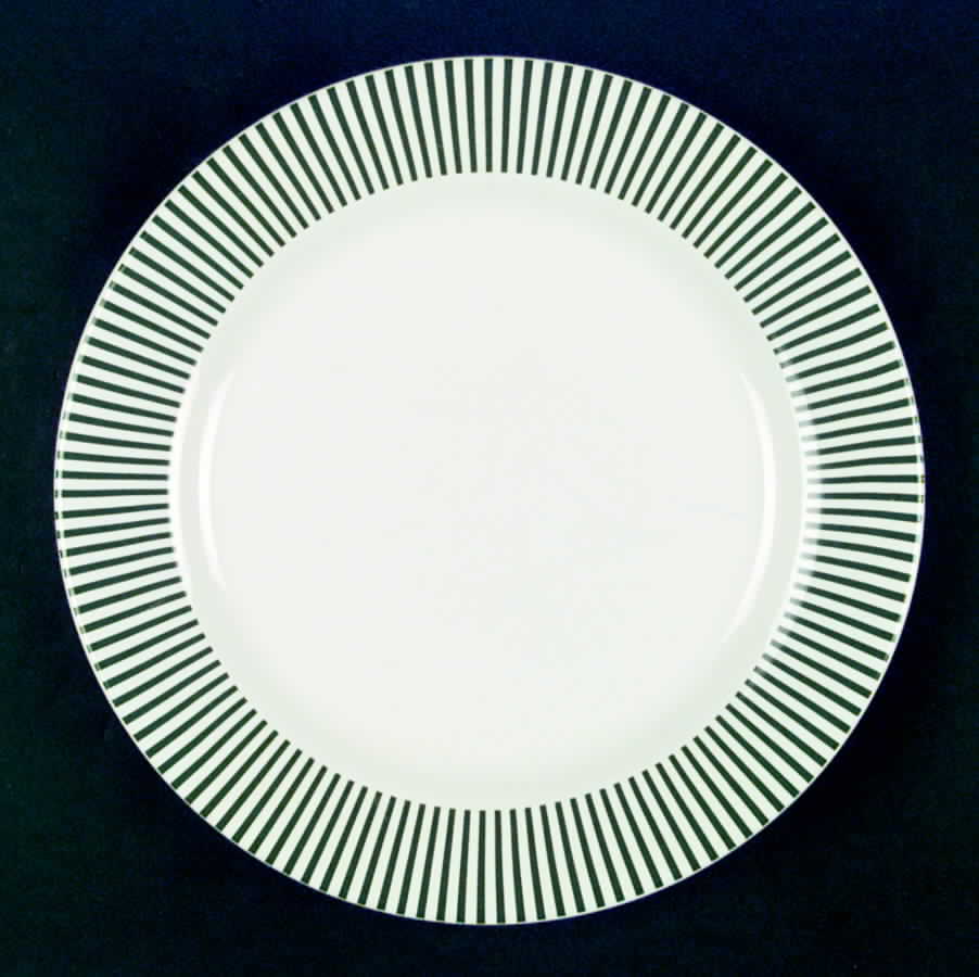 Soleil Vert Dinner Plate by Faiencerie De Gien-1