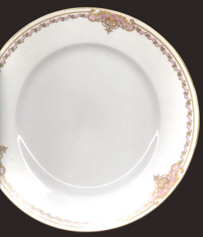 GUE254 Dinner Plate by WM Guerin-1