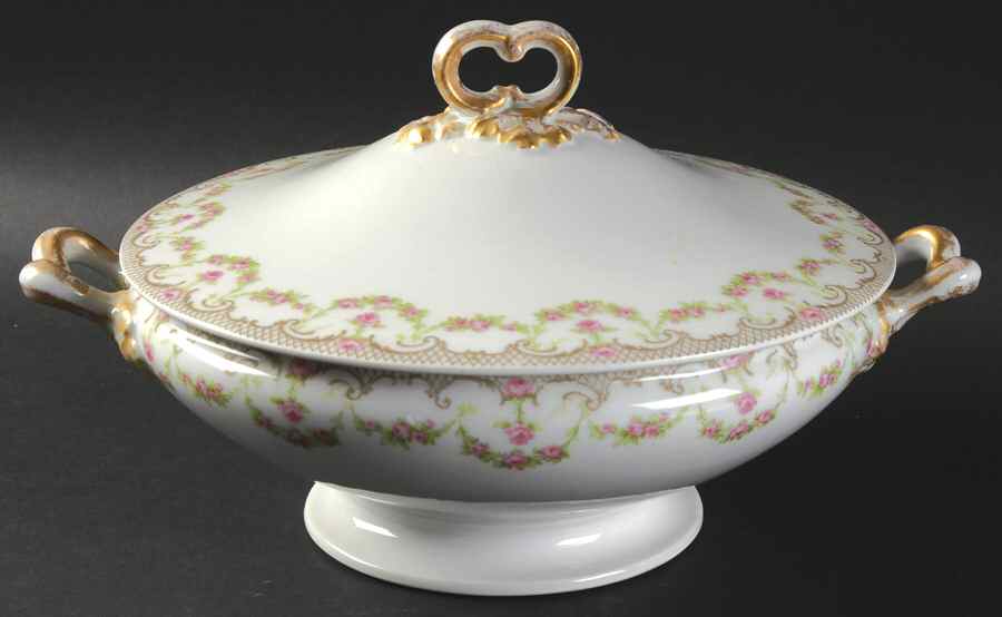 GUE262 Round Covered Vegetable by WM Guerin-1