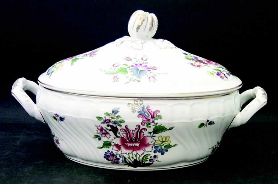 Riviera (Scalloped, Vecchio) Oval Tureen & Lid by Ginori 1735-1