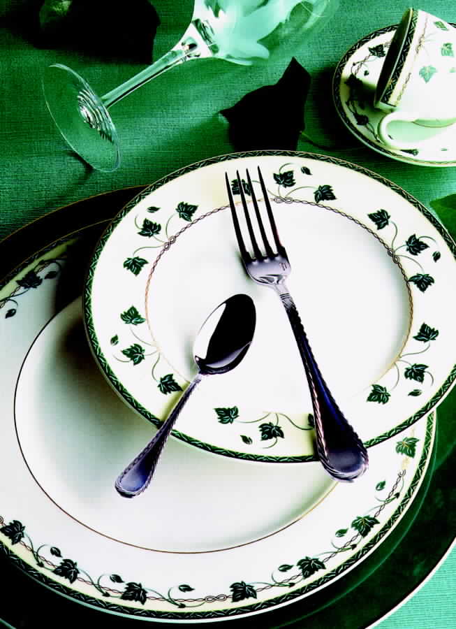 Corynthe Vert Dinner Plate by Guy Degrenne-1