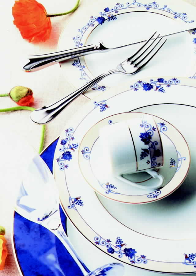 Charmille Dinner Plate by Guy Degrenne-1