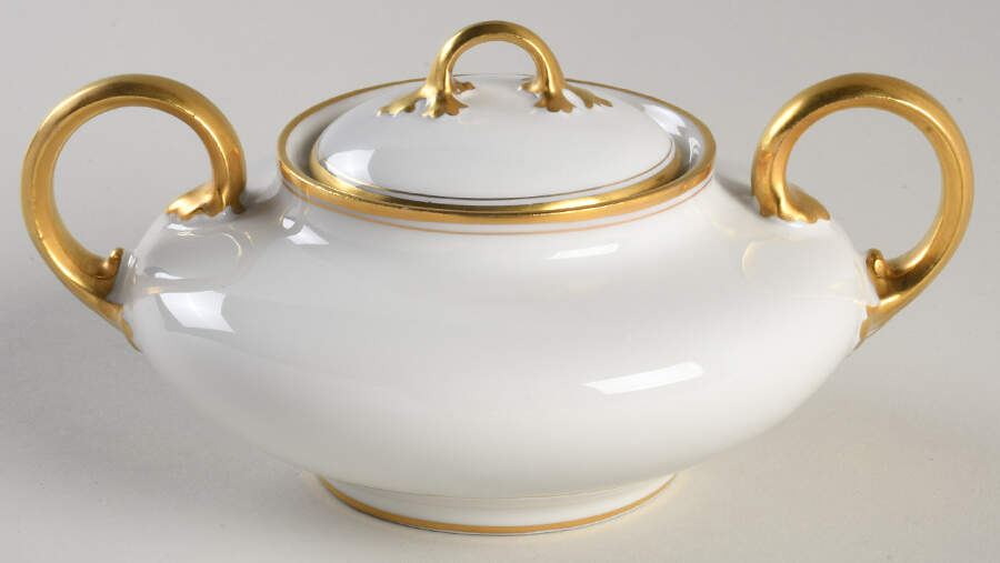 GUE274 Sugar Bowl & Lid by WM Guerin-1