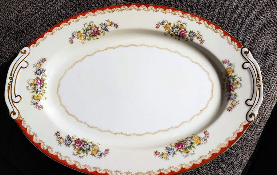 GOC22 14" Oval Serving Platter by Gold China-1