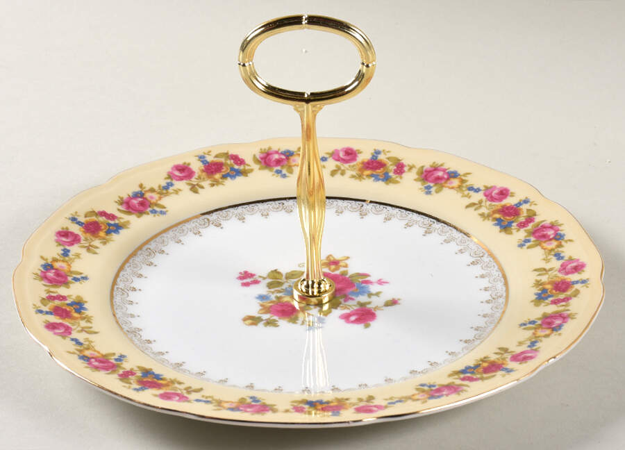 Hostess Round Serving Plate with Center Handle (Dp) Hc by Gold Castle-1