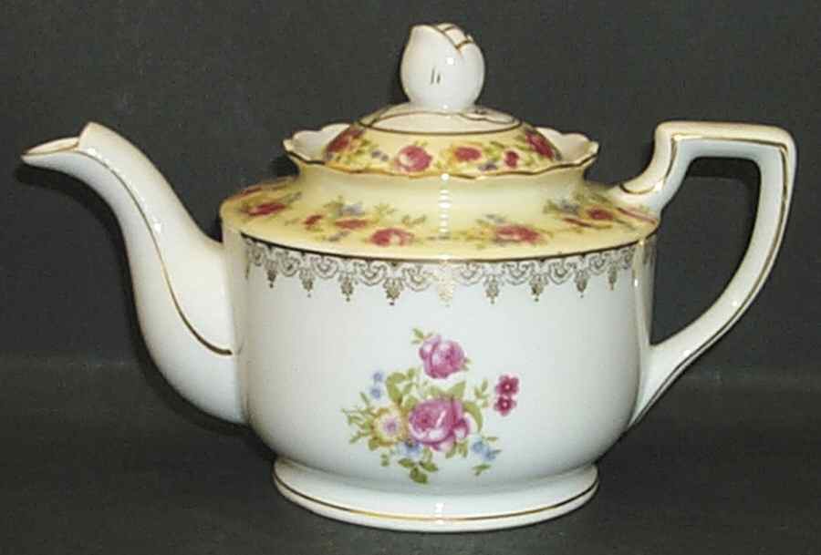 Hostess Mini Teapot & Lid by Gold Castle-1