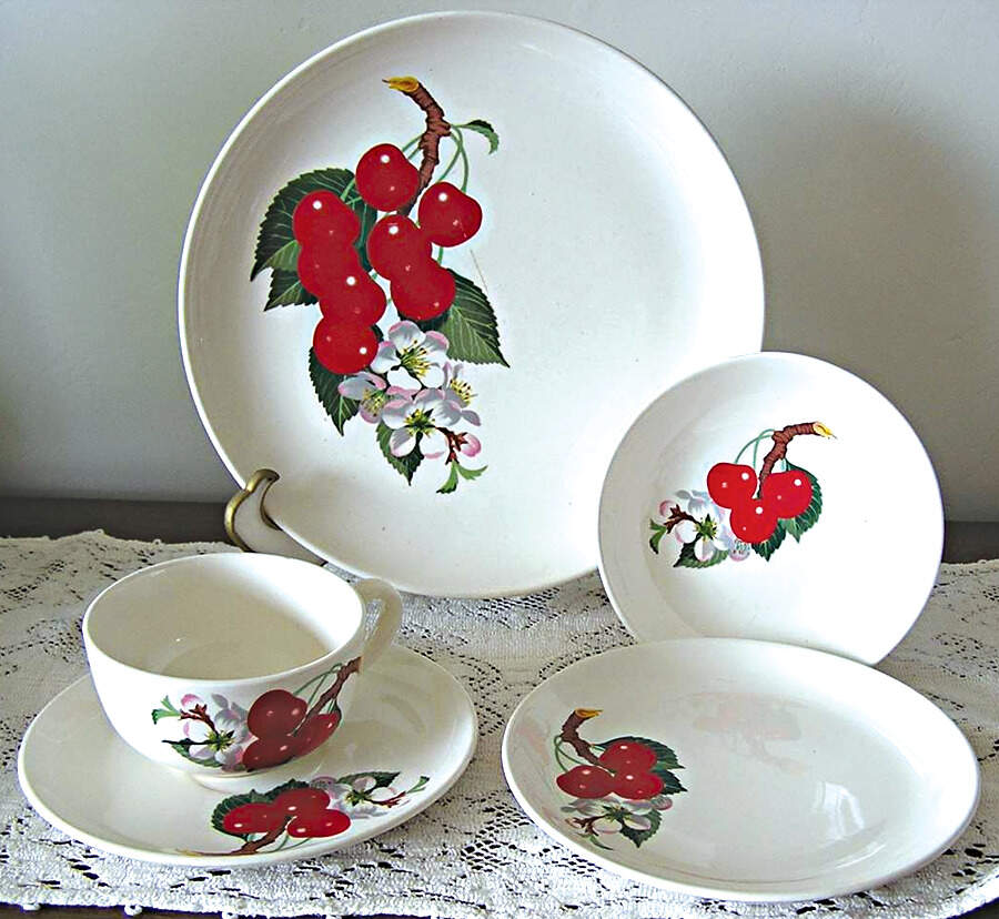 GEO245 Dinner Plate by WS George-1
