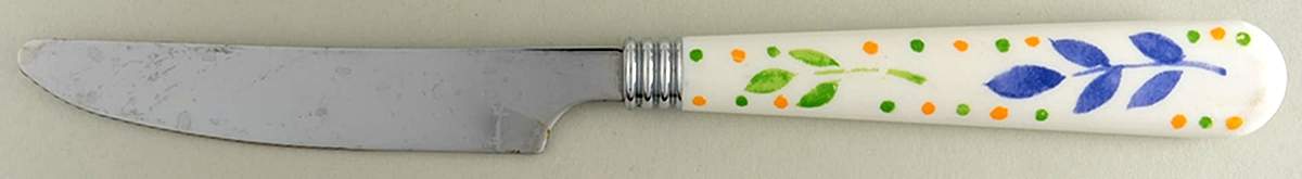 Clarisse Small Dinner Knife by Gibson Designs-1