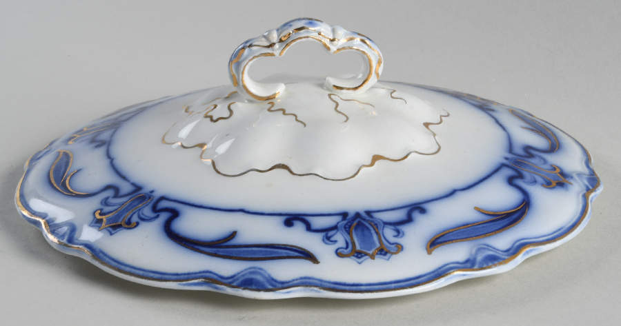 Lotus Lid for Round Vegetable by Grindley-1