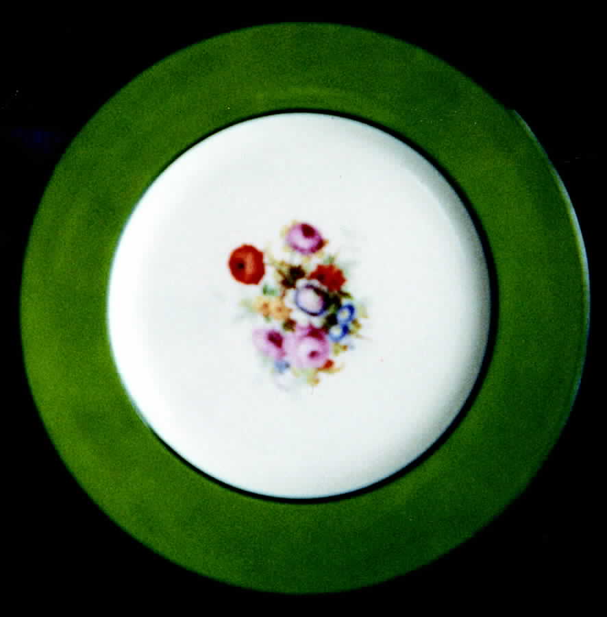 GBE1 Dinner Plate by Gordon Belleek-1