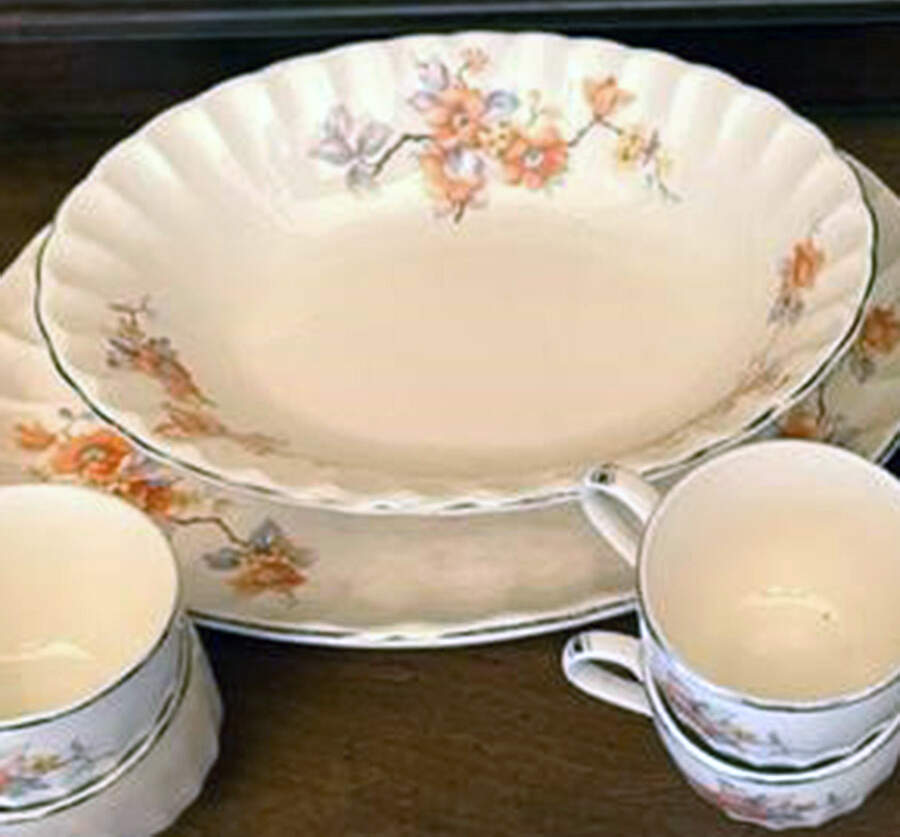 GEO263 9" Oval Vegetable Bowl by WS George-1