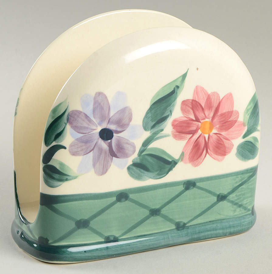 Daisy Chain Napkin Holder by Gail Pittman-1