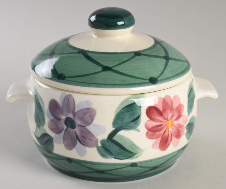 Daisy Chain Individual Casserole & Lid by Gail Pittman-1