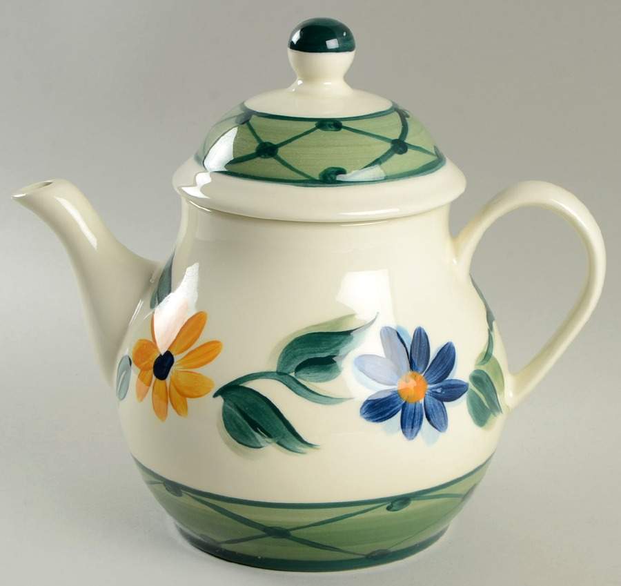 Daisy Chain Teapot & Lid by Gail Pittman-1