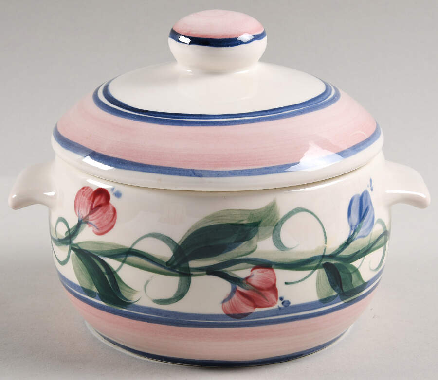Novak 2 Pt Round Covered Casserole by Gail Pittman-1