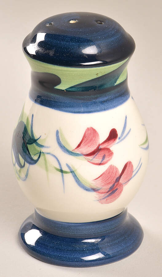 Grapevine Green Pepper Shaker by Gail Pittman-1