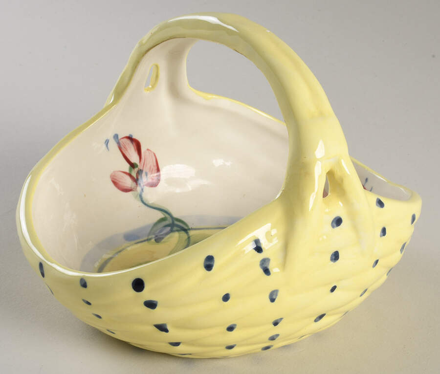 Maypop 5" Handled Basket by Gail Pittman-1