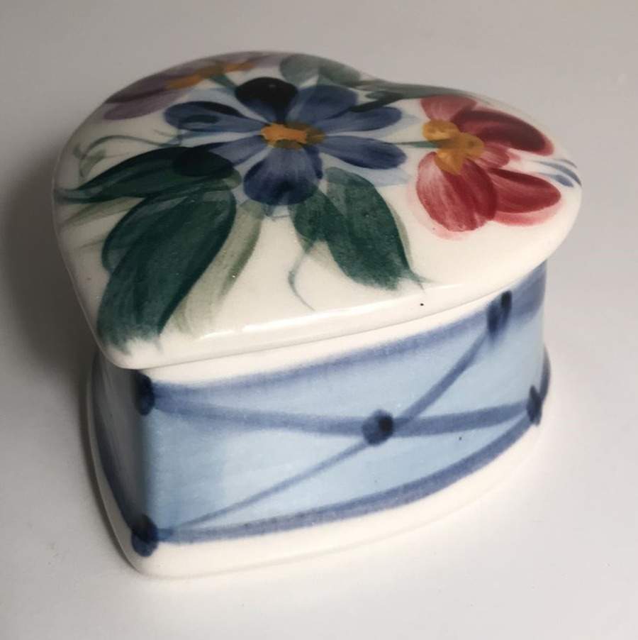 Annabella 2" Heart Shape Box & Lid by Gail Pittman-1