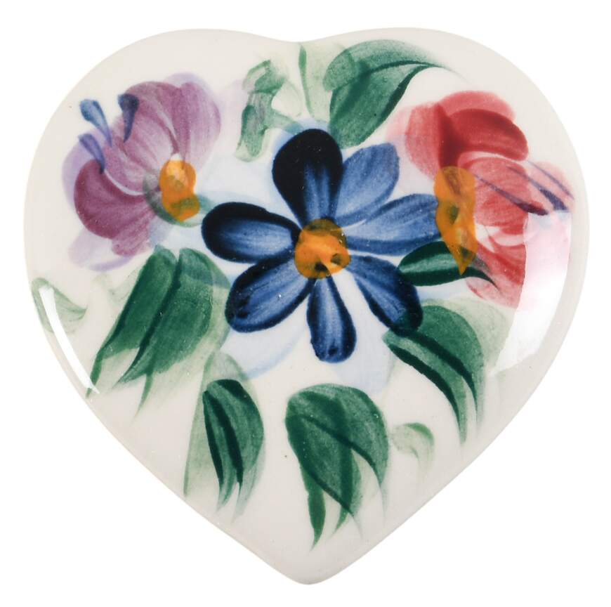 Annabella Lid for 2" Heart Shape Box by Gail Pittman-1