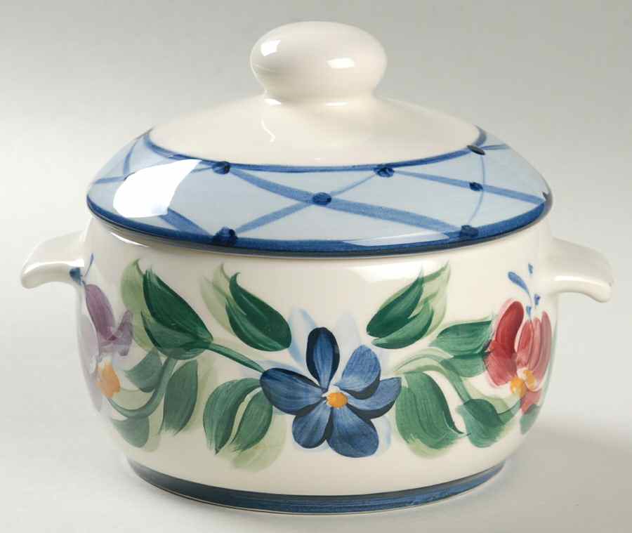 Annabella 2 Pt Round Covered Casserole by Gail Pittman-1