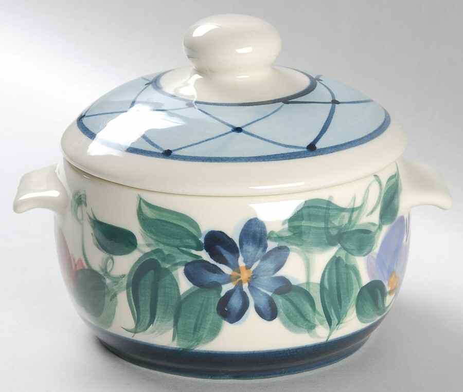 Annabella Individual Casserole & Lid by Gail Pittman-1