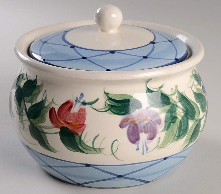 Annabella Bean Pot & Lid by Gail Pittman-1