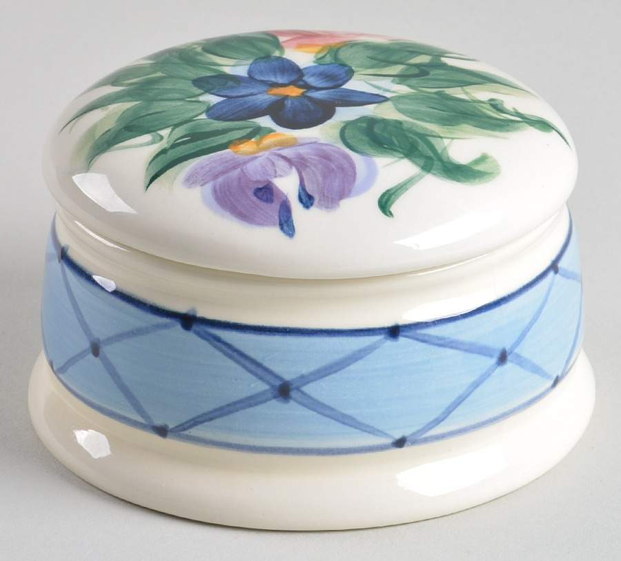 Annabella Powder Box with Lid by Gail Pittman-1