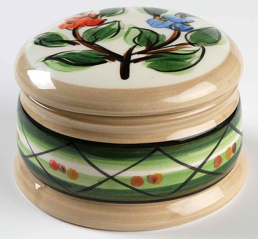 Vivaldi Powder Box with Lid by Gail Pittman-1