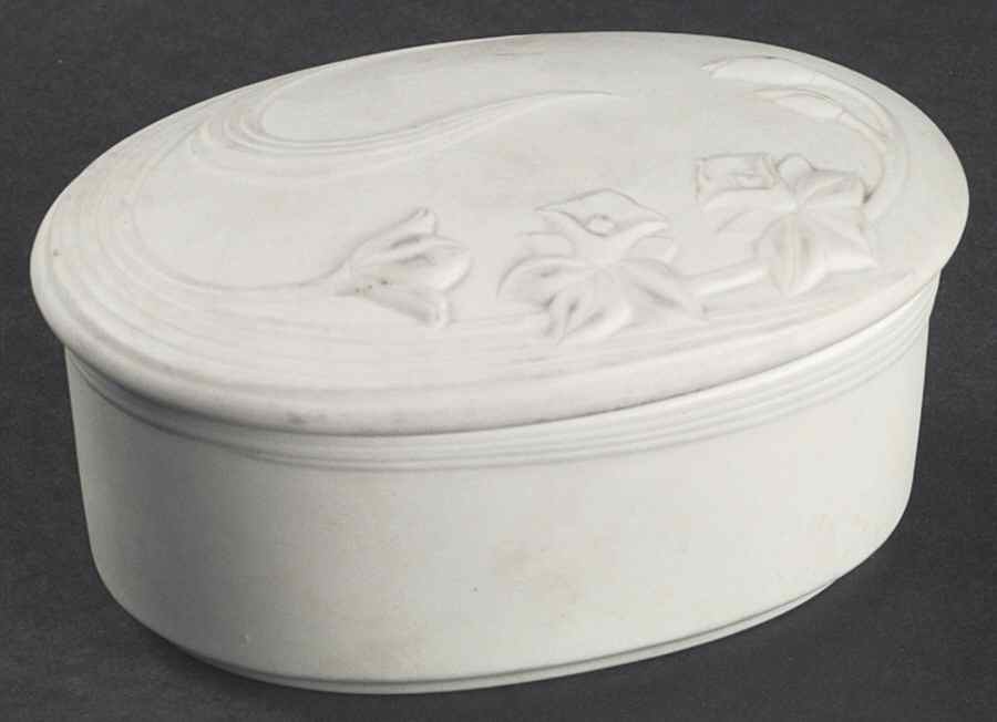 Linen Flowers Oval Box & Lid by Gorham-1