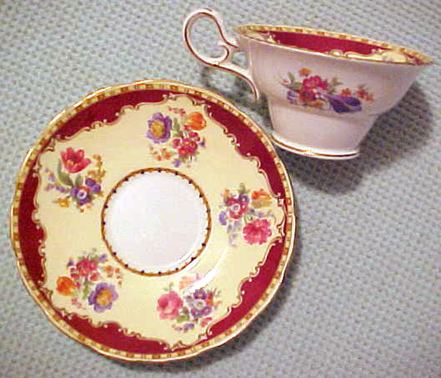 7280 Footed Cup & Saucer Set by Grosvenor-1