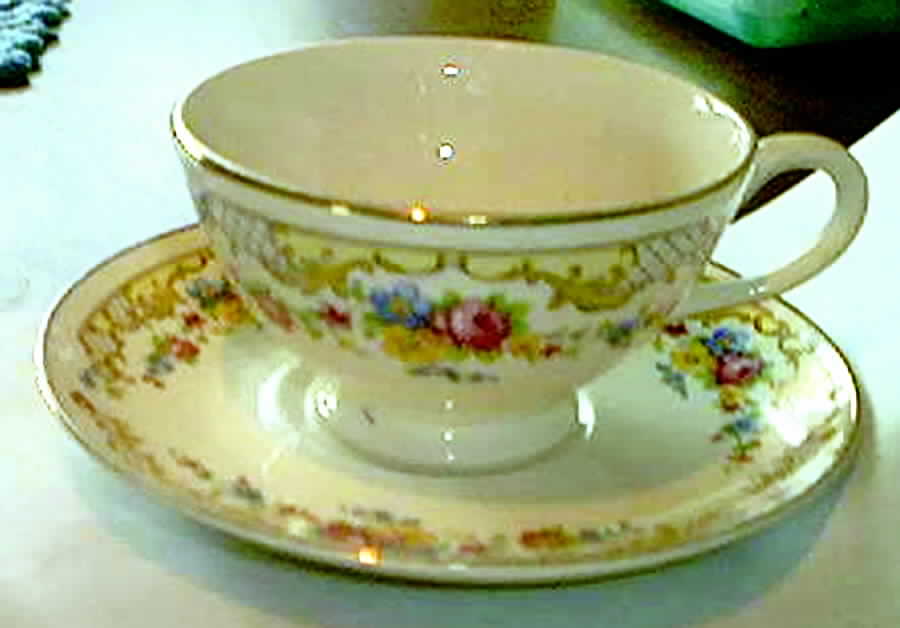 GRG10 Footed Cup & Saucer Set by Georgian China-1