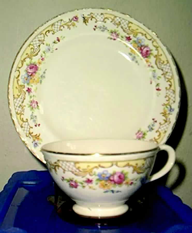 GRG10 Footed Cup by Georgian China-1