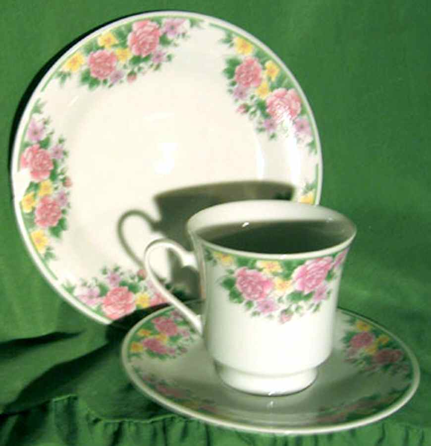 ALEXANDRIA Footed Cup & Saucer Set by Gibson Designs-1